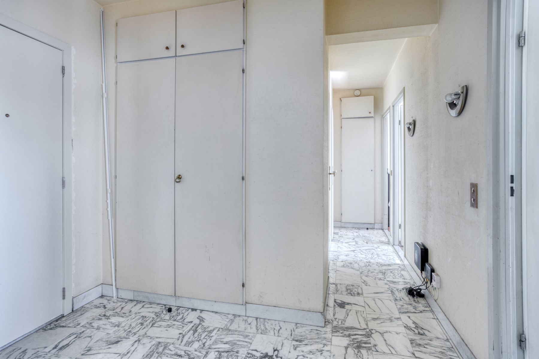 Goed gelegen appartement op het 13e verdiep foto 5