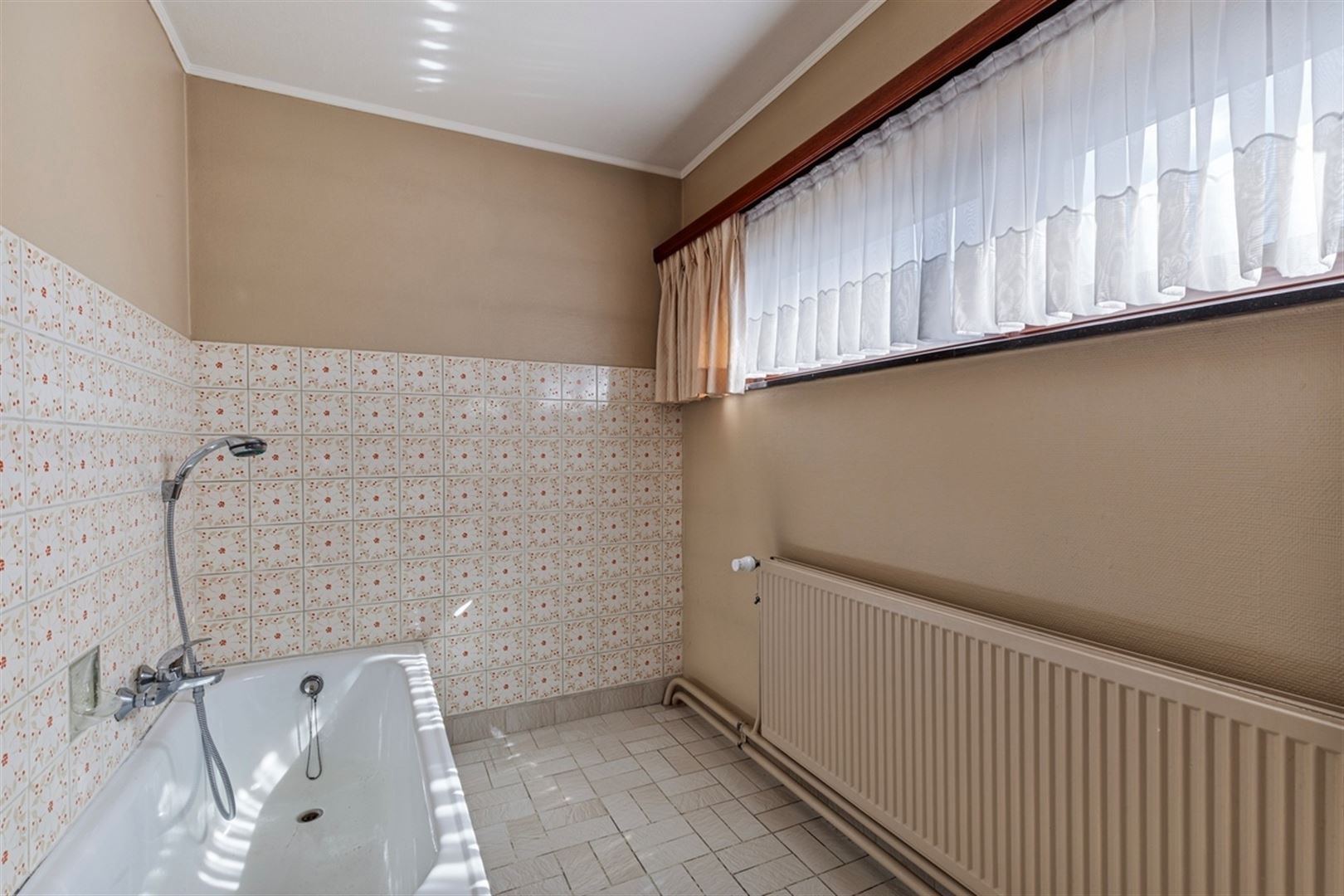 Statige te renoveren woning in Eine foto 12