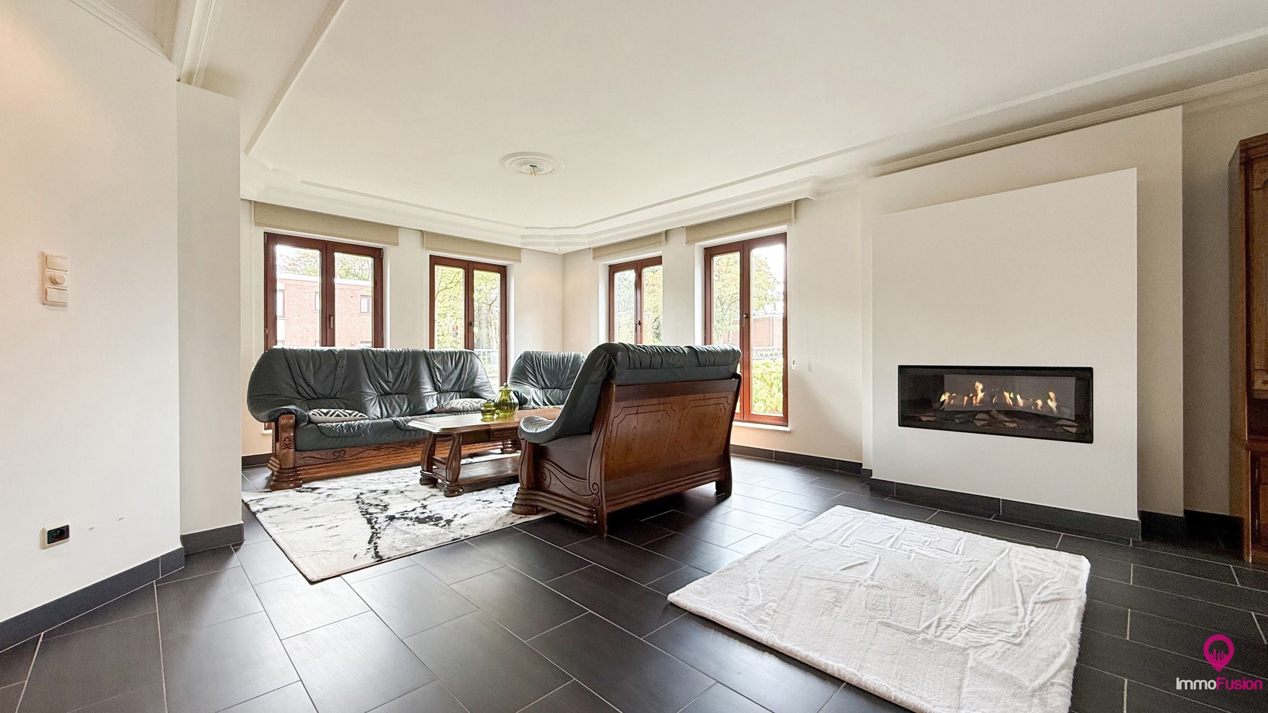 Verrassend ruime woning met 4 slaapkamers en grote tuin!  foto 3