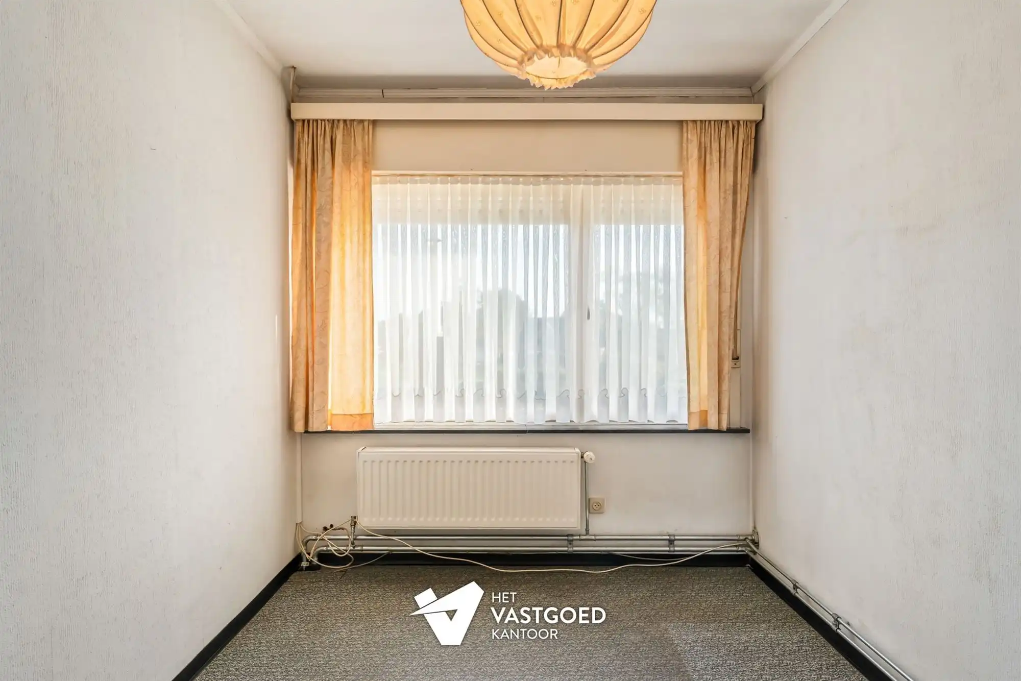INSTAPKLARE WONING MET LEUKE TUIN EN GARAGE foto 17