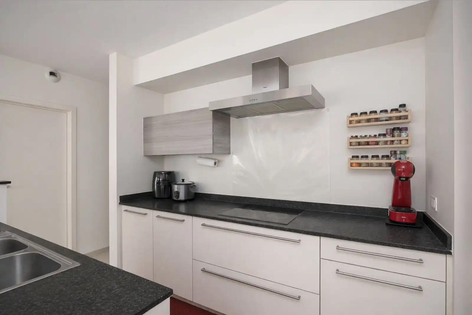 Comfortabel appartement met ruim terras én staanplaats in centrum Kapellen! foto 2