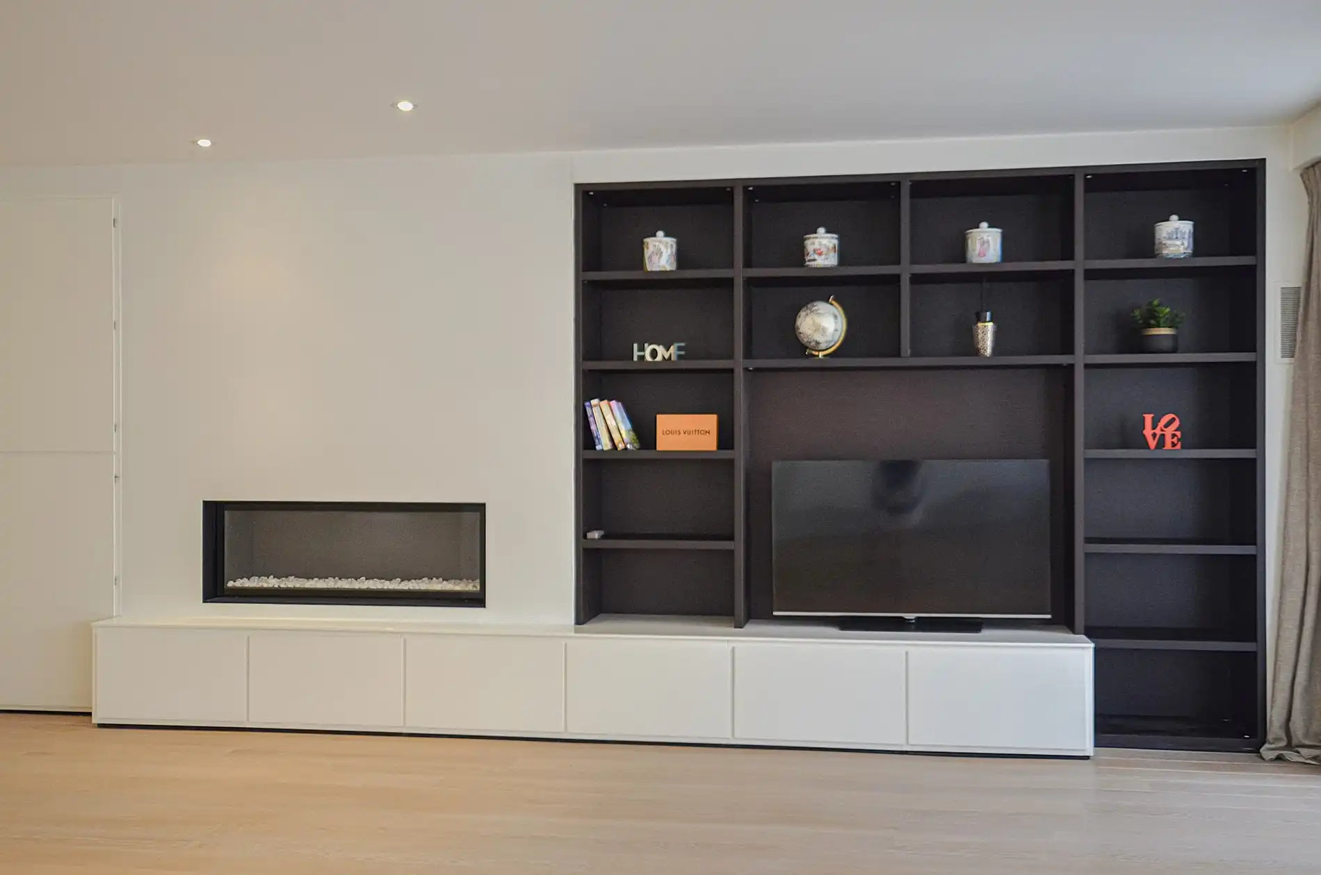 Topaanbieding – Uitzonderlijk ruim appartement gelegen in een stijlvolle residentie. foto 10