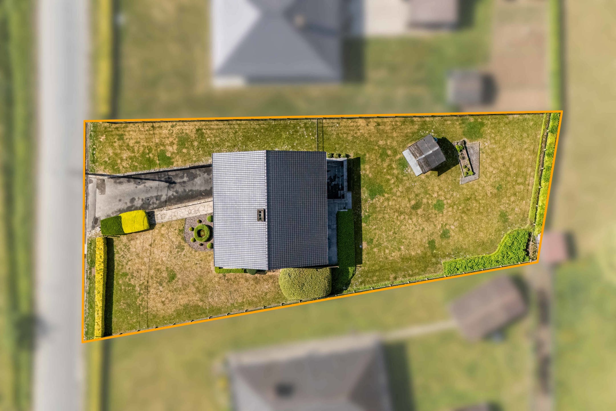 Solide alleenstaande woning op een prachtige locatie foto 3