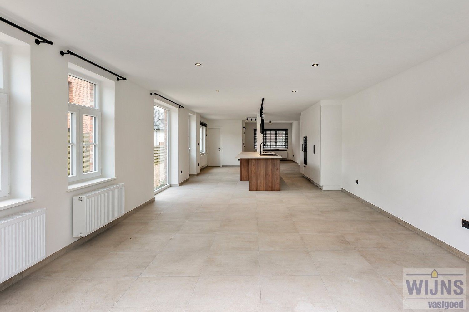 Prachtig gerenoveerde woning met 3 slpkm foto 17