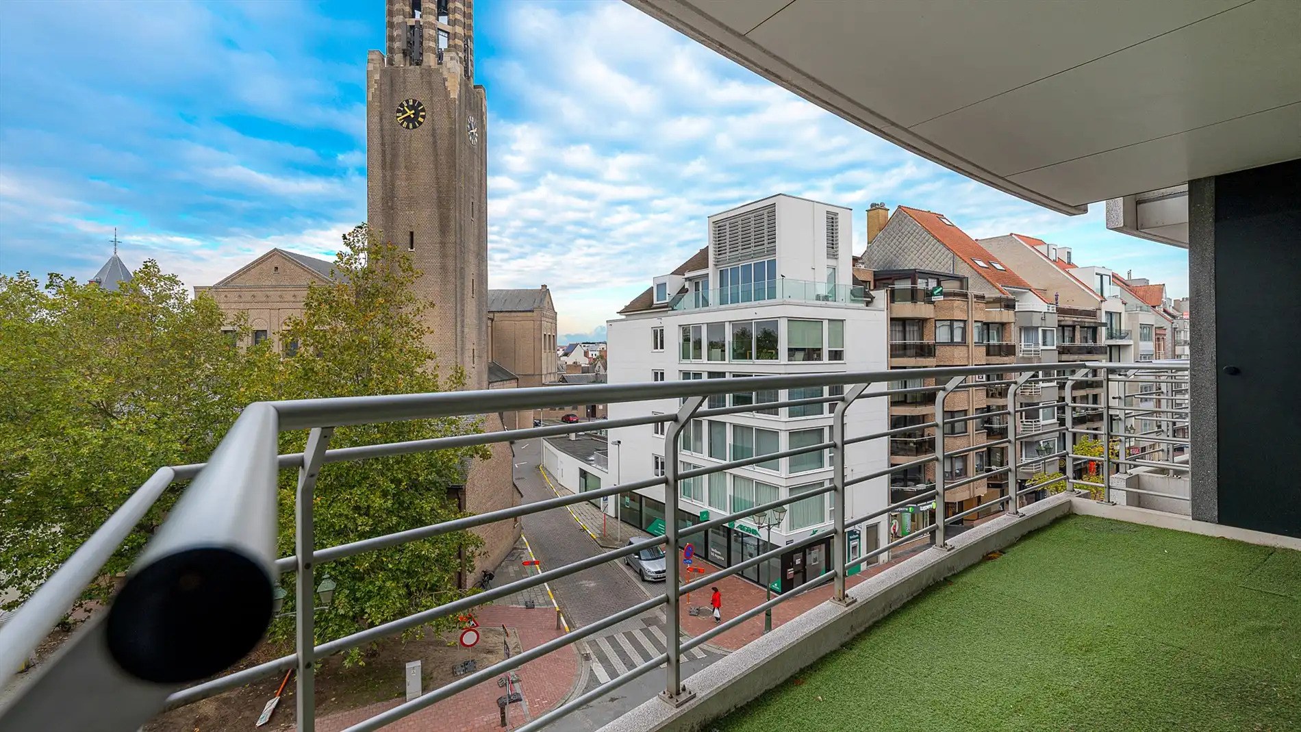 Ruim, breed appartement (105m²) te koop foto 9