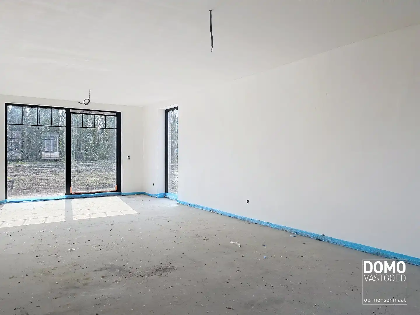 ENERGIEZUINIGE HALFOPENBEBOUWING MET 3 SLAAPKAMERS TE KERMT foto 2