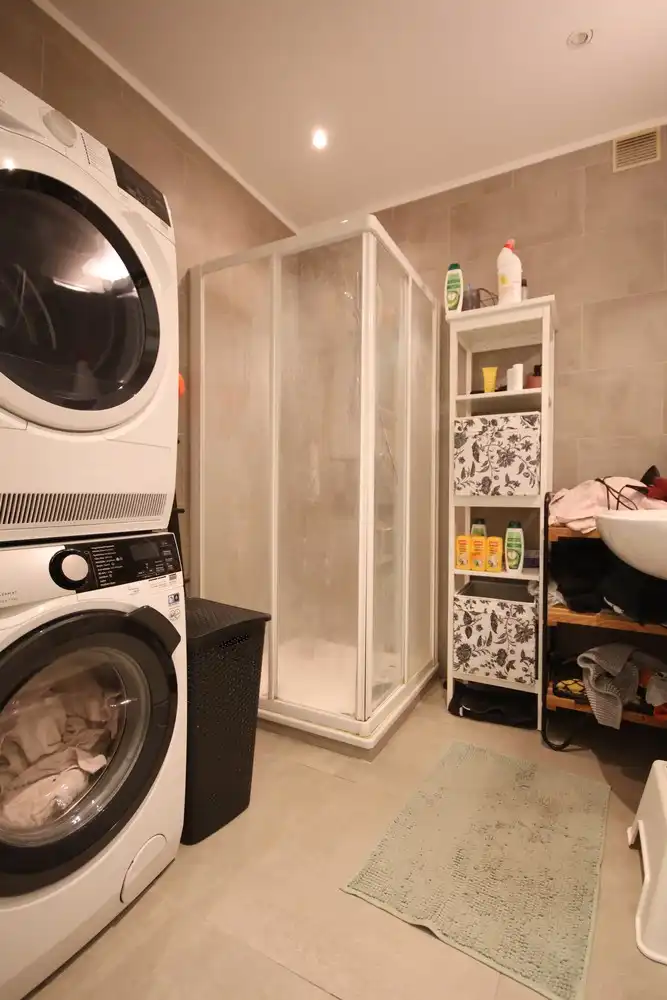Modern en lichtrijk appartement met 2 slaapkamers en terras foto 7