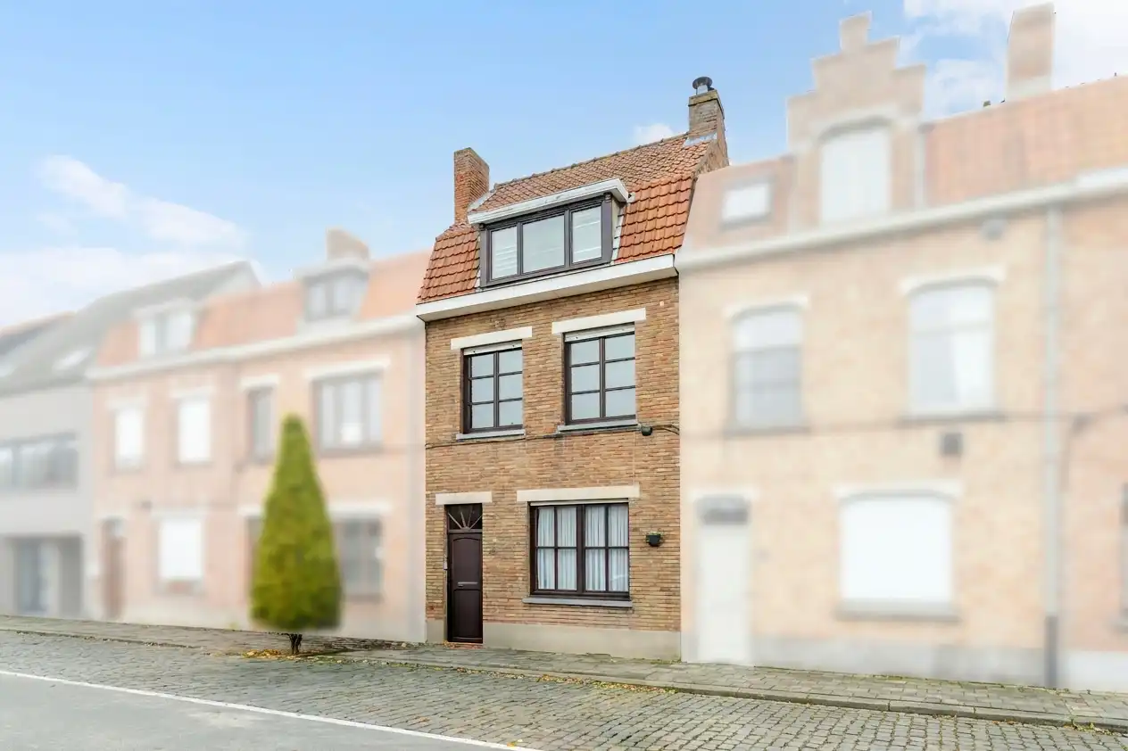 Hoofdfoto van de publicatie: Rijwoning te Sint-Pieters (Brugge)