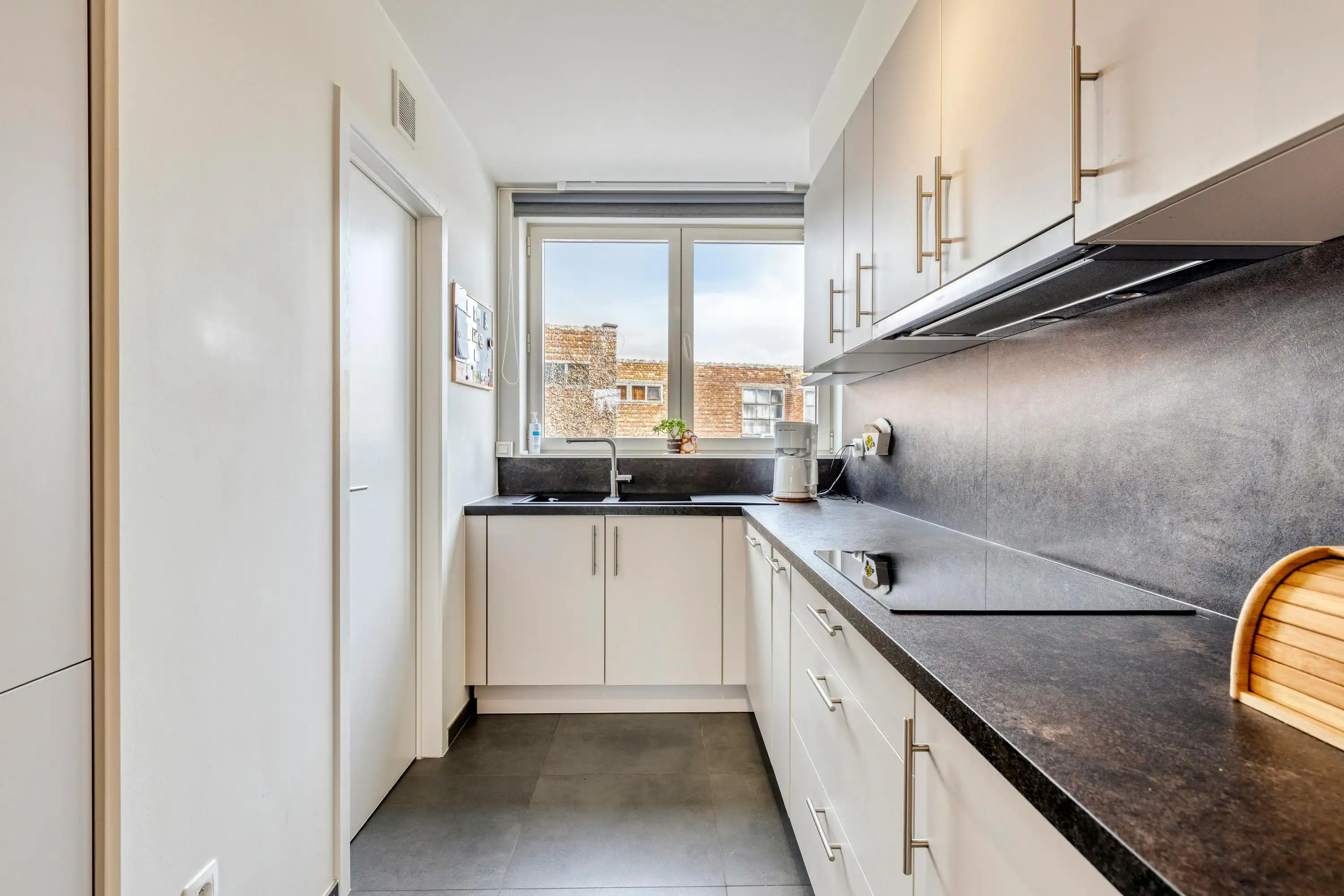 Recent appartement met twee slaapkamers en autostaanplaats foto 6