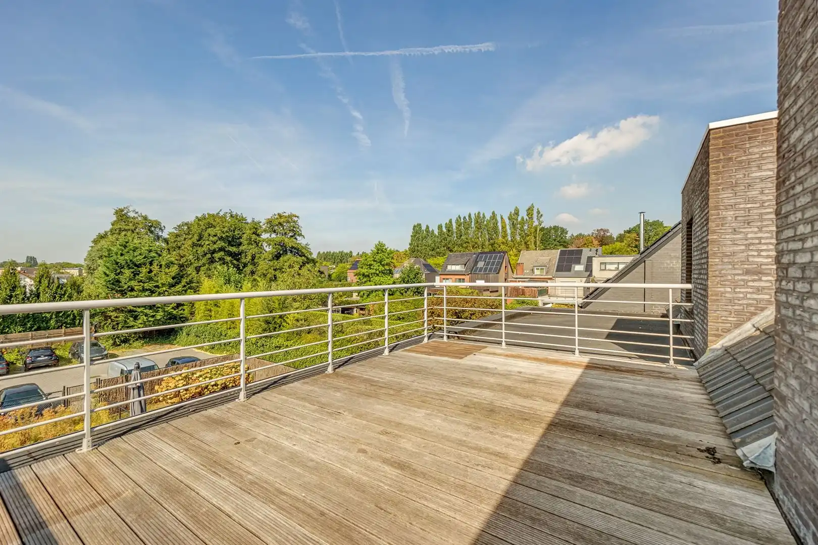 Lichtrijk dakappartement met 2 slaapkamers en ruim terras foto 6