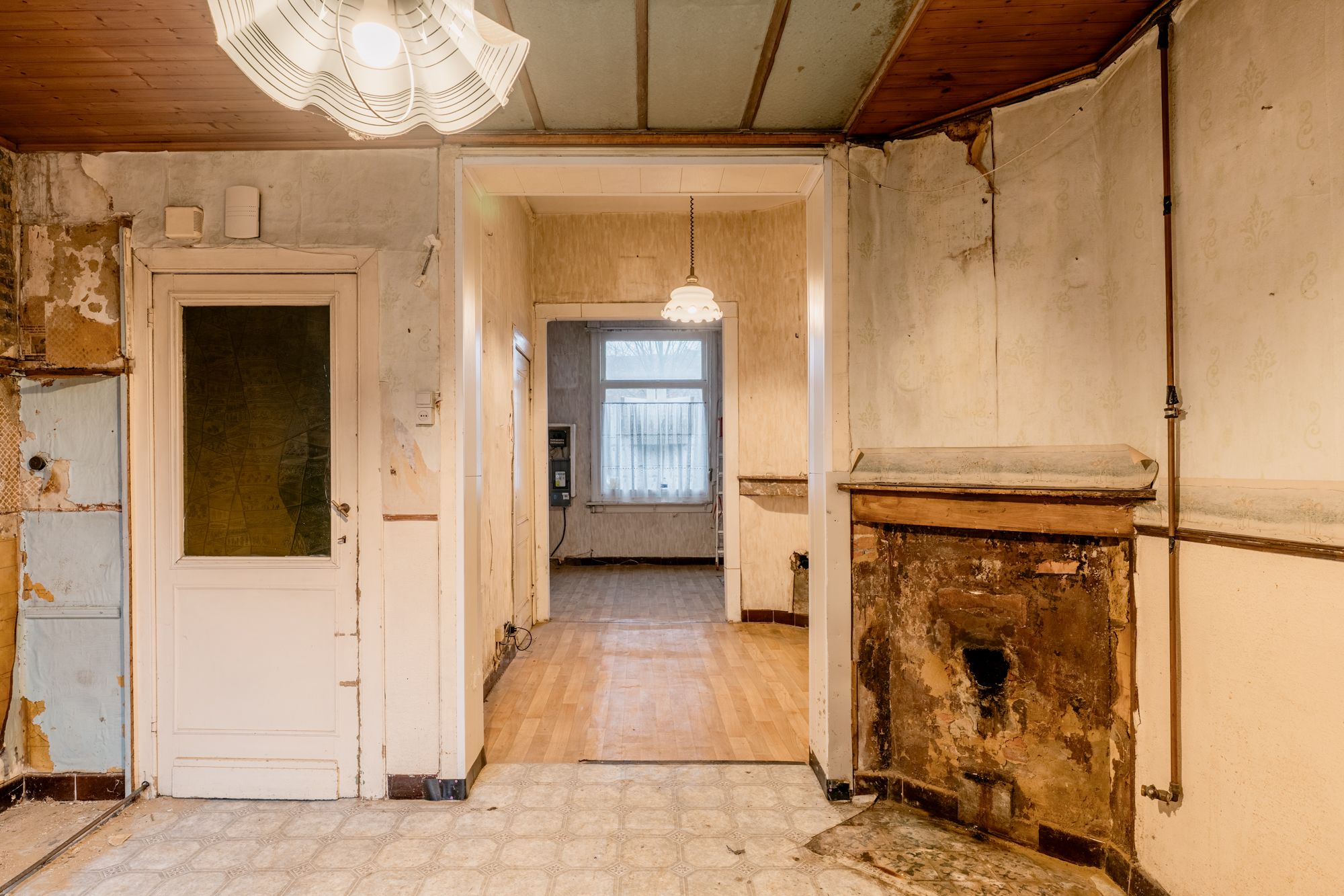 Wrapped in wallpaper: te renoveren of nieuw te bouwen woning in Damtwerpen foto 4