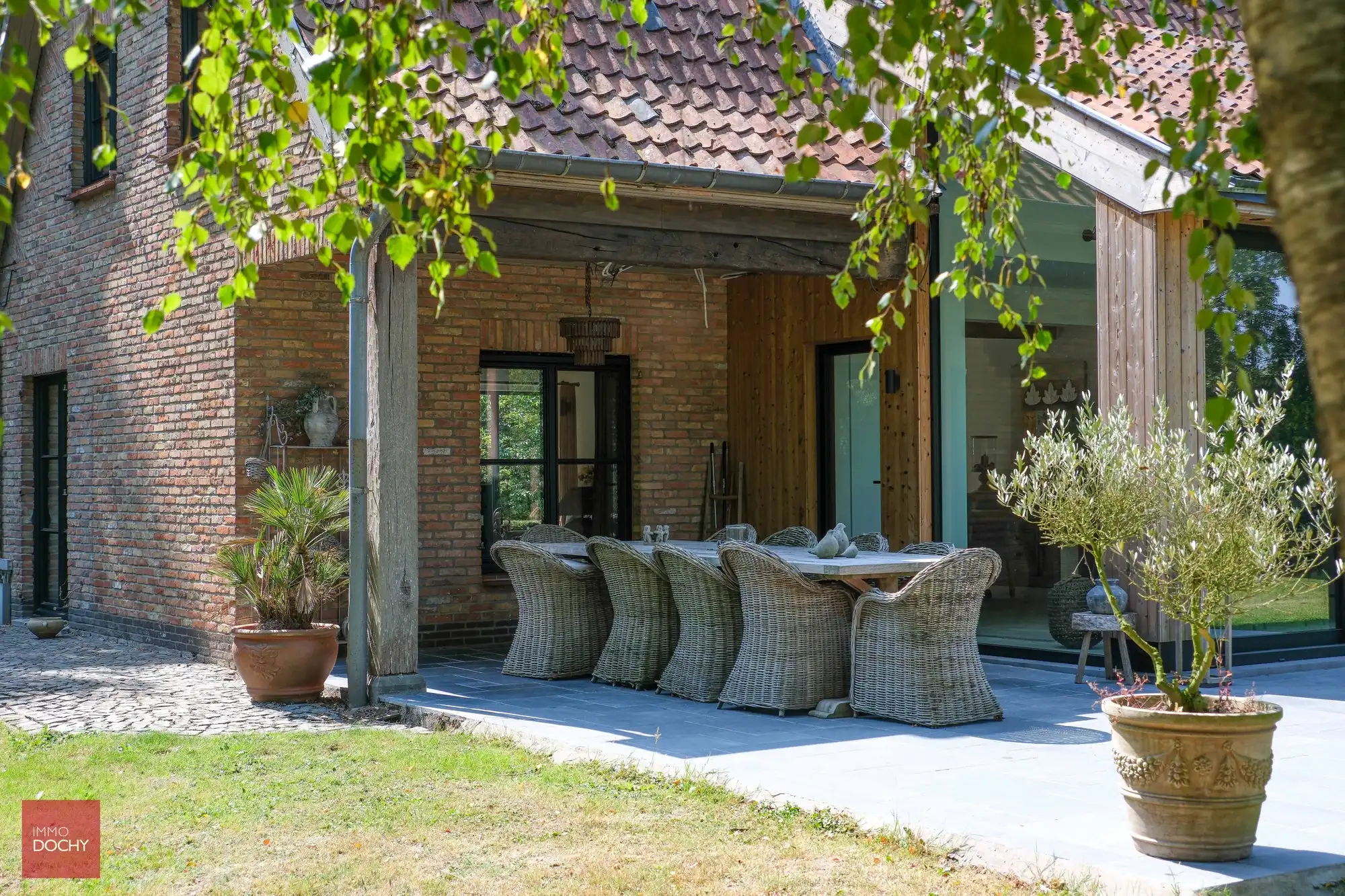 Volledig vernieuwde villa nabij Jan Yperman ziekenhuis foto 11