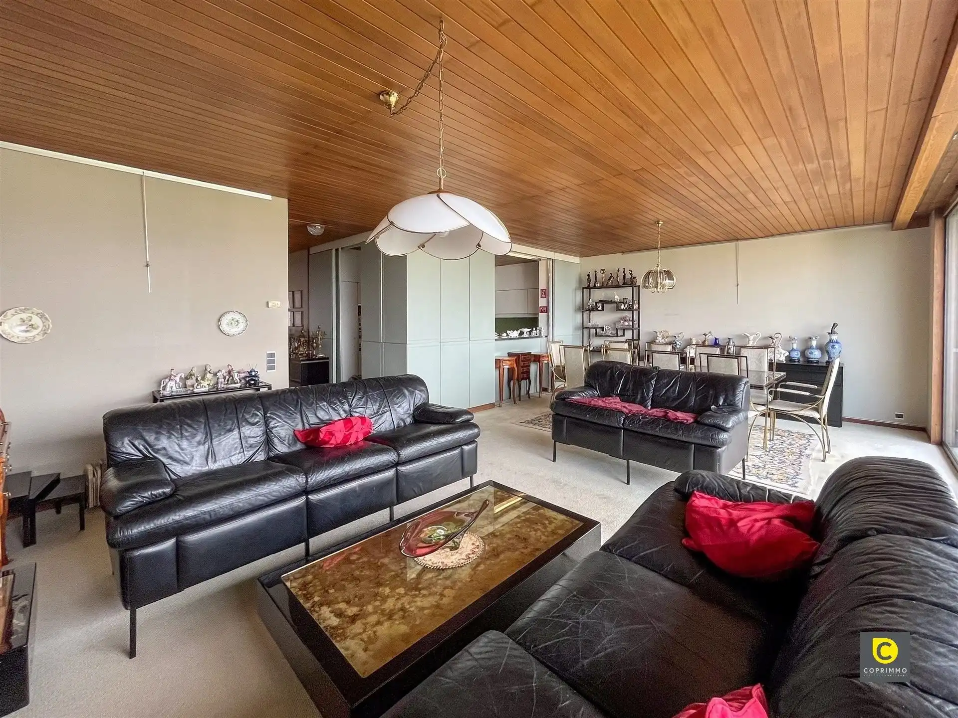 IN OPTIE! Ruim 3 slpk app. met panormaisch uitzicht! foto {{pictureIndex}}