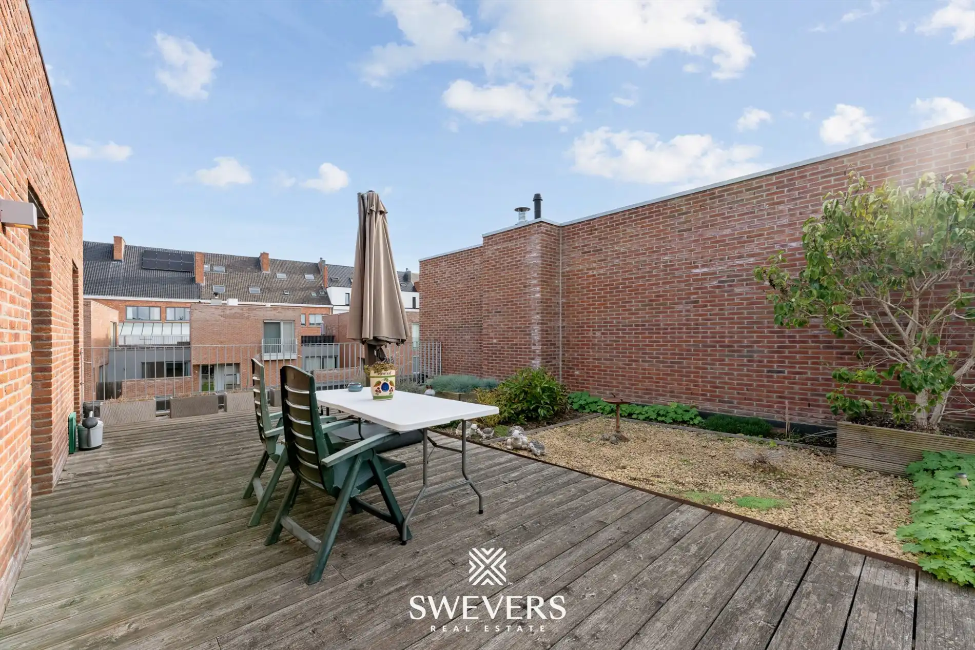 Recent en ruim duplex appartement (140m²) met 2 grote terrassen in centrum Diepenbeek foto 16