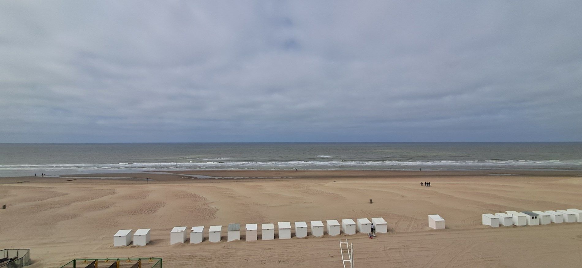 APPARTEMENT MET 2 SLAAPKAMERS OP DE ZEEDIJK TE kOKSIJDE foto 3