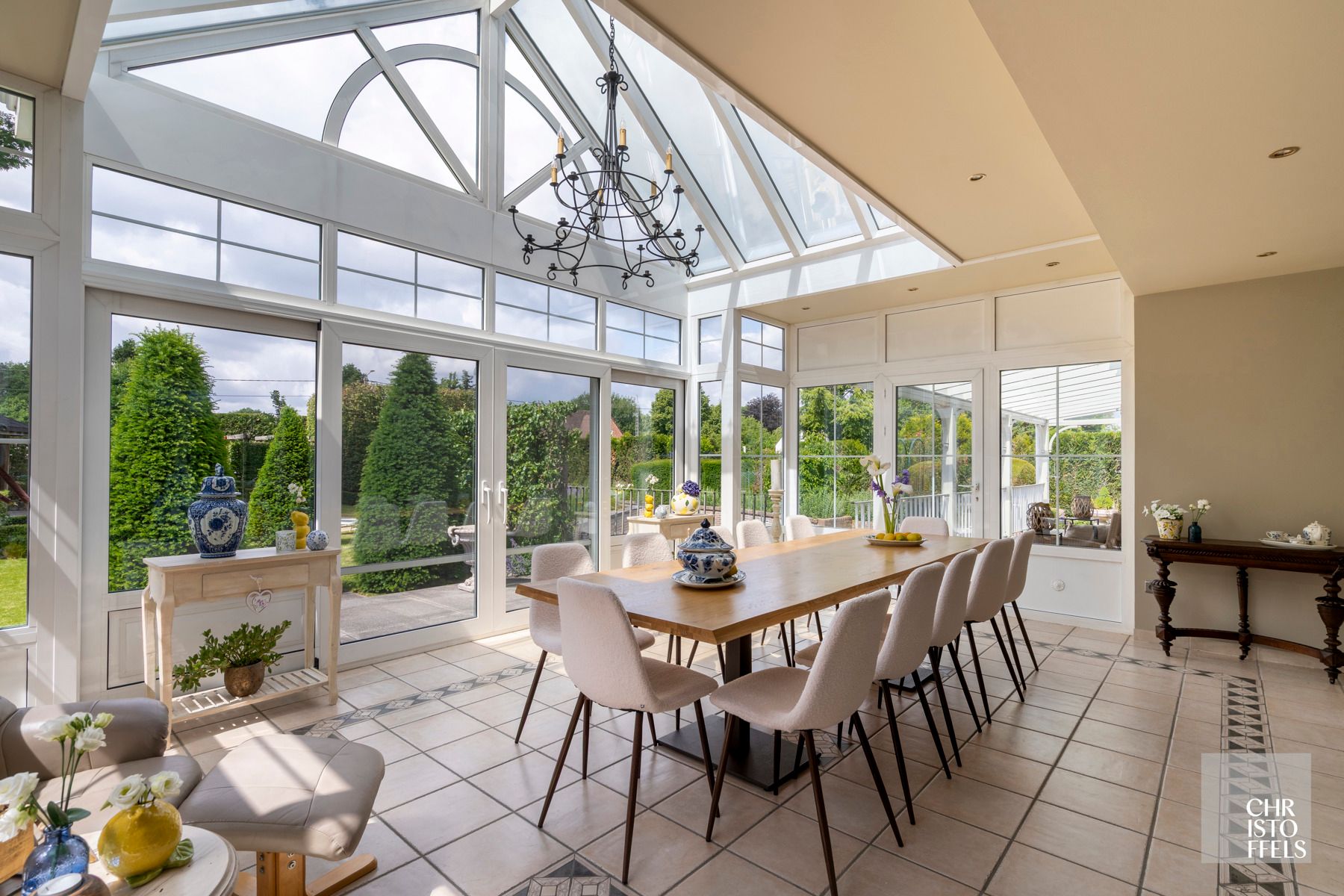 Karakteristieke villa met praktijkruimte en buitenzwembad op zuidgericht perceel van 1.565 m² foto 25