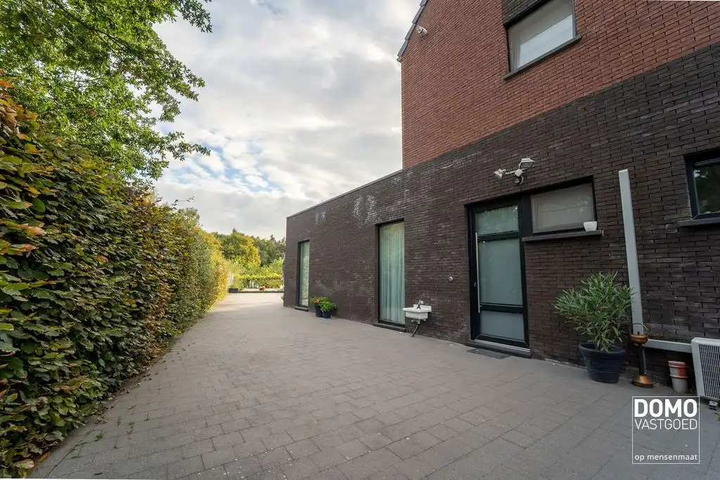 Gunstig gelegen handelshuis te Spalbeek (Hasselt) foto 3