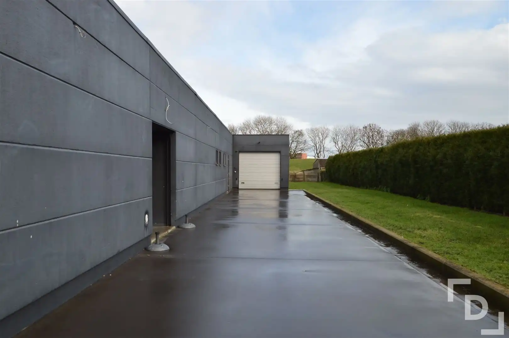 Opslagruimte of magazijn voorzien van elektriciteit foto 6