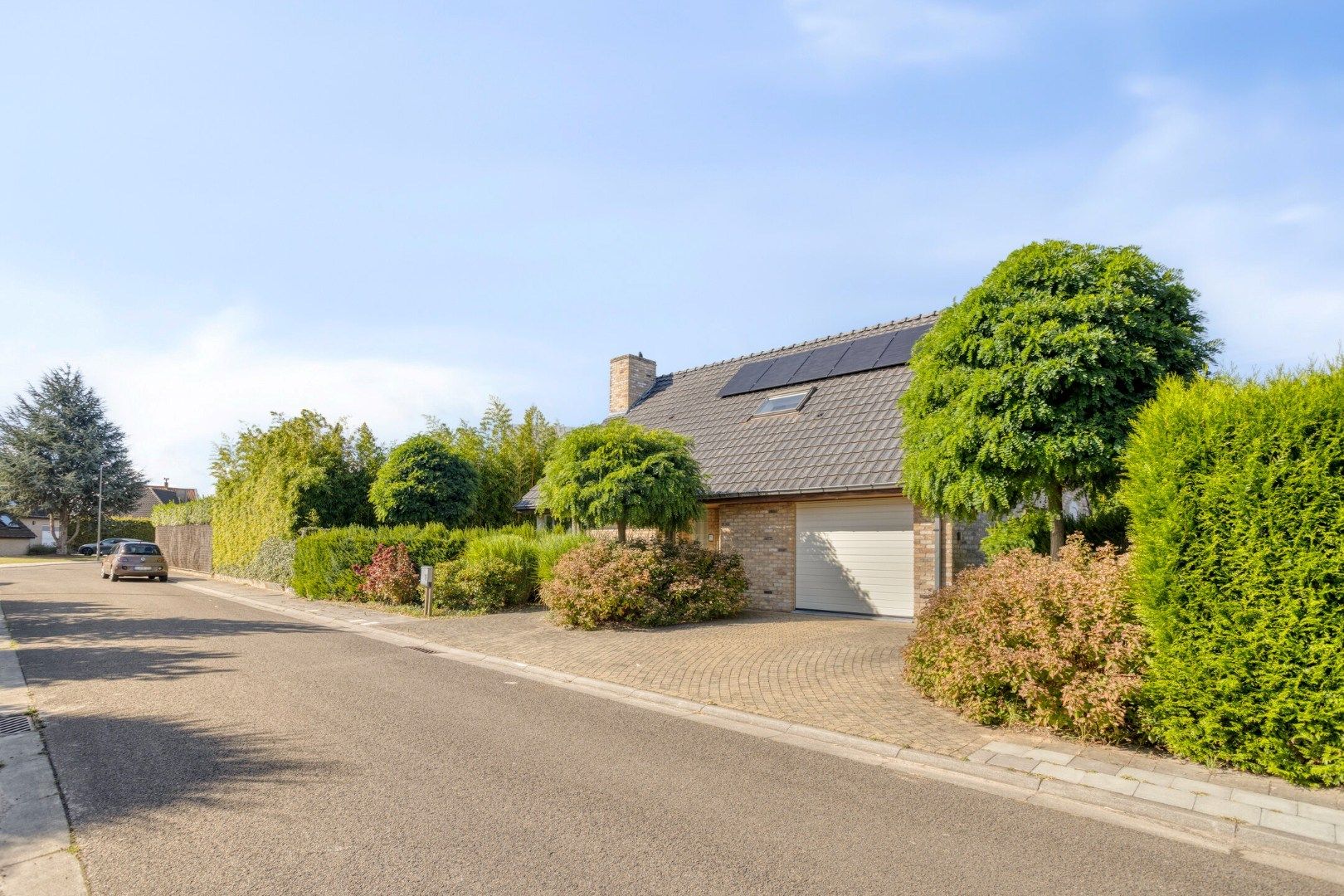 Prachtige open bebouwing met 3 slaapkamers in een rustige buurt! foto 2