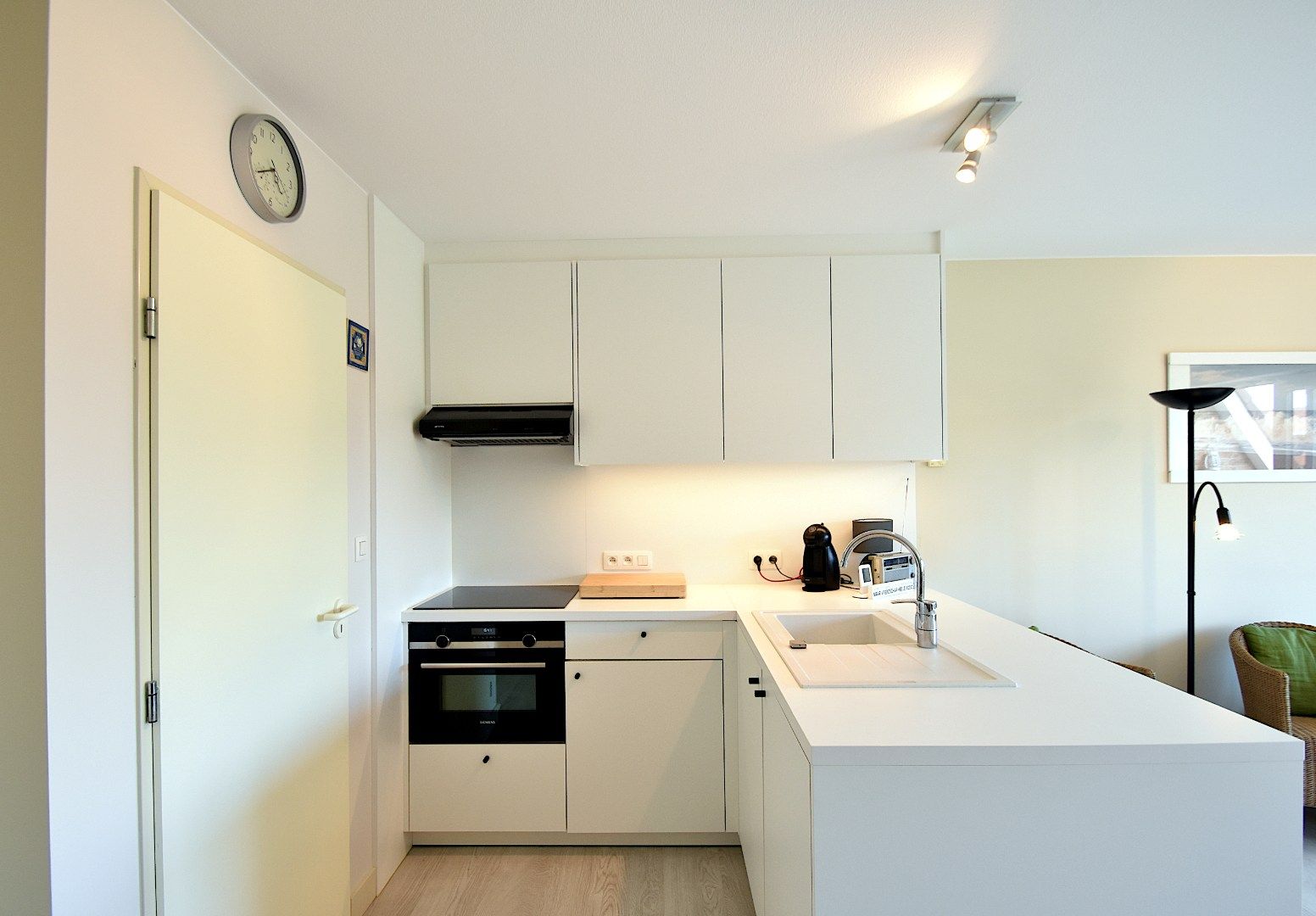 Recent gerenoveerde en modern ingerichte studio met zicht op het Duinenbos foto 10