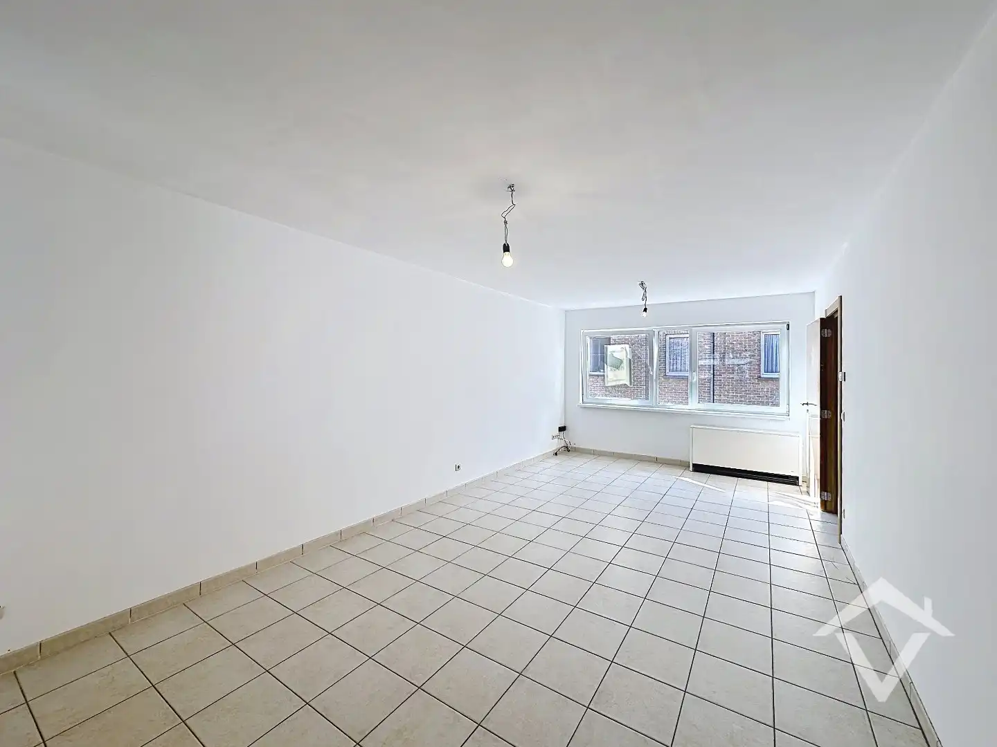Ruim duplex appartement met zonnig terras in centrum Koekelare  foto 3
