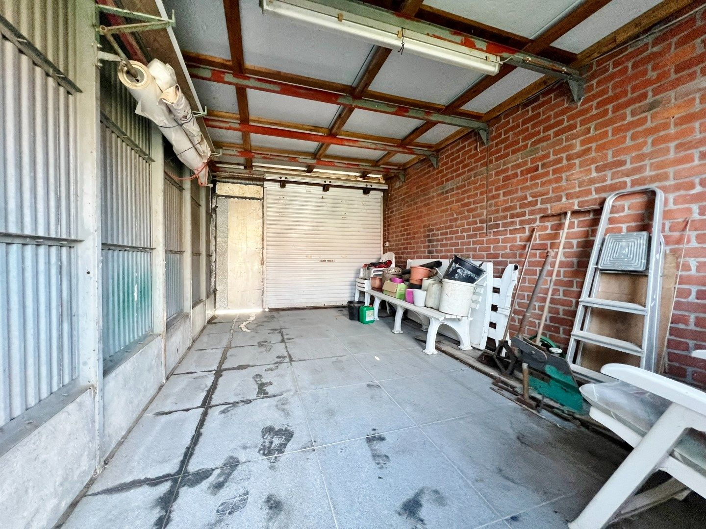 Energiezuinige ruime woning met zuid gerichte tuin en 3 garages in de dorpskern.  foto 22