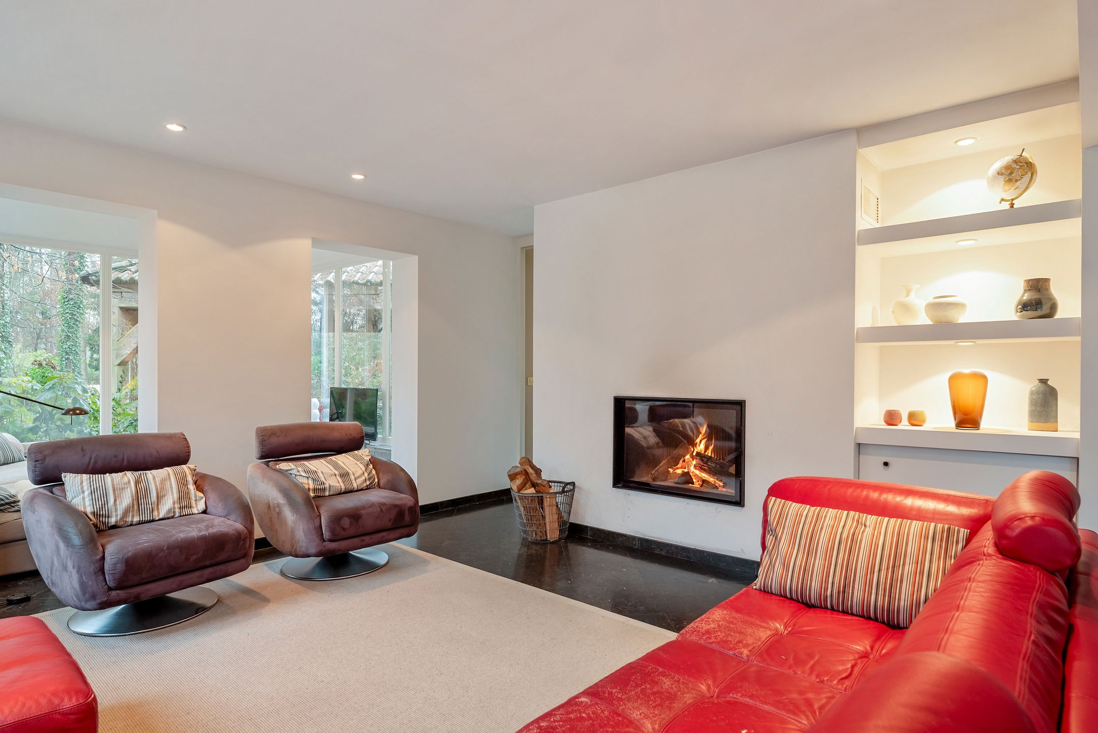 Woning met zwembad op zuidgericht perceel van ca. 2145 m² foto 6