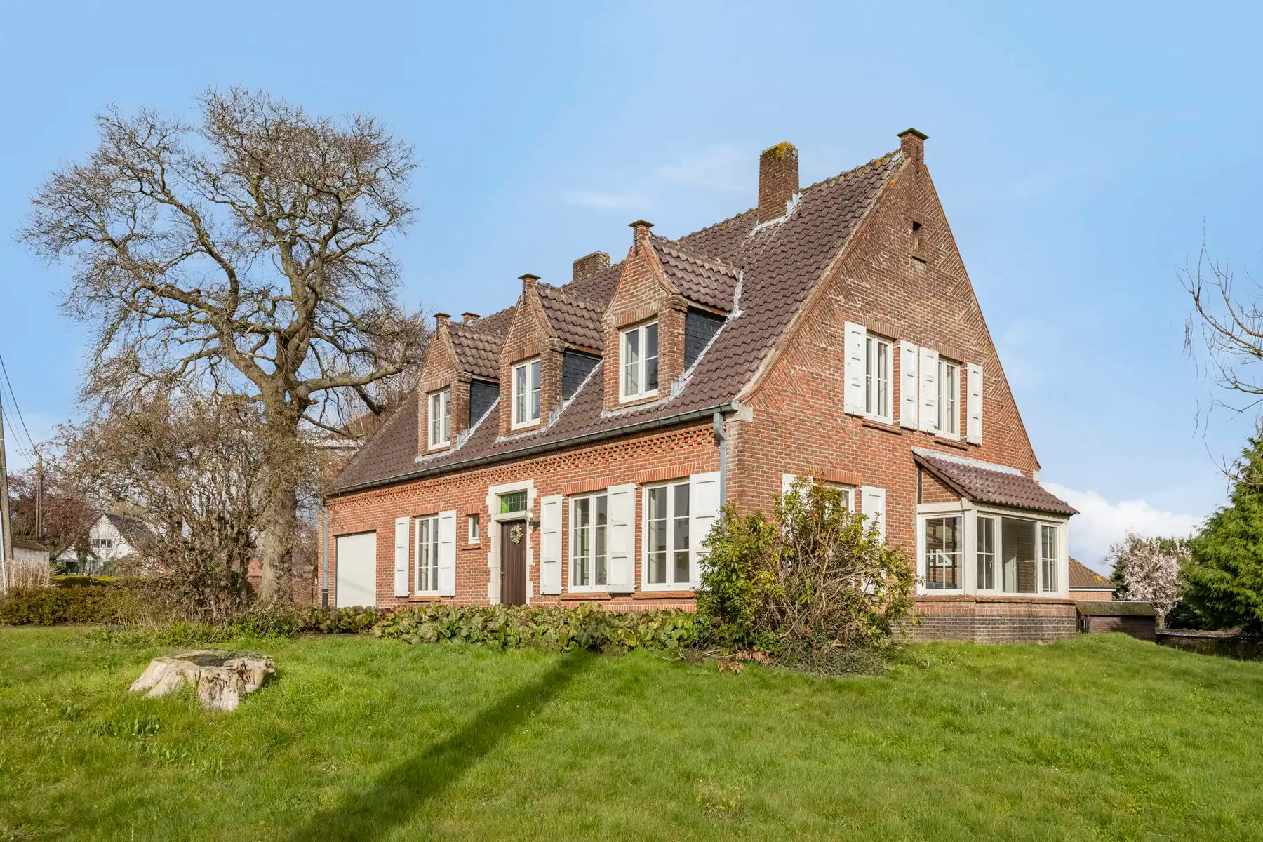 Charmante Villa op ruim perceel foto 2