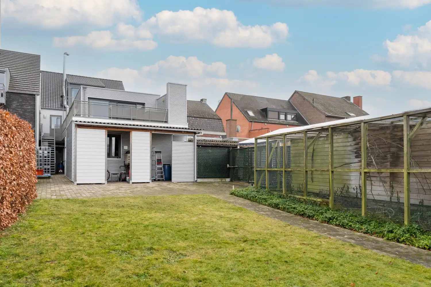 Bekende frituur met super mooi duplex appartement en zwembad te Achel foto 54