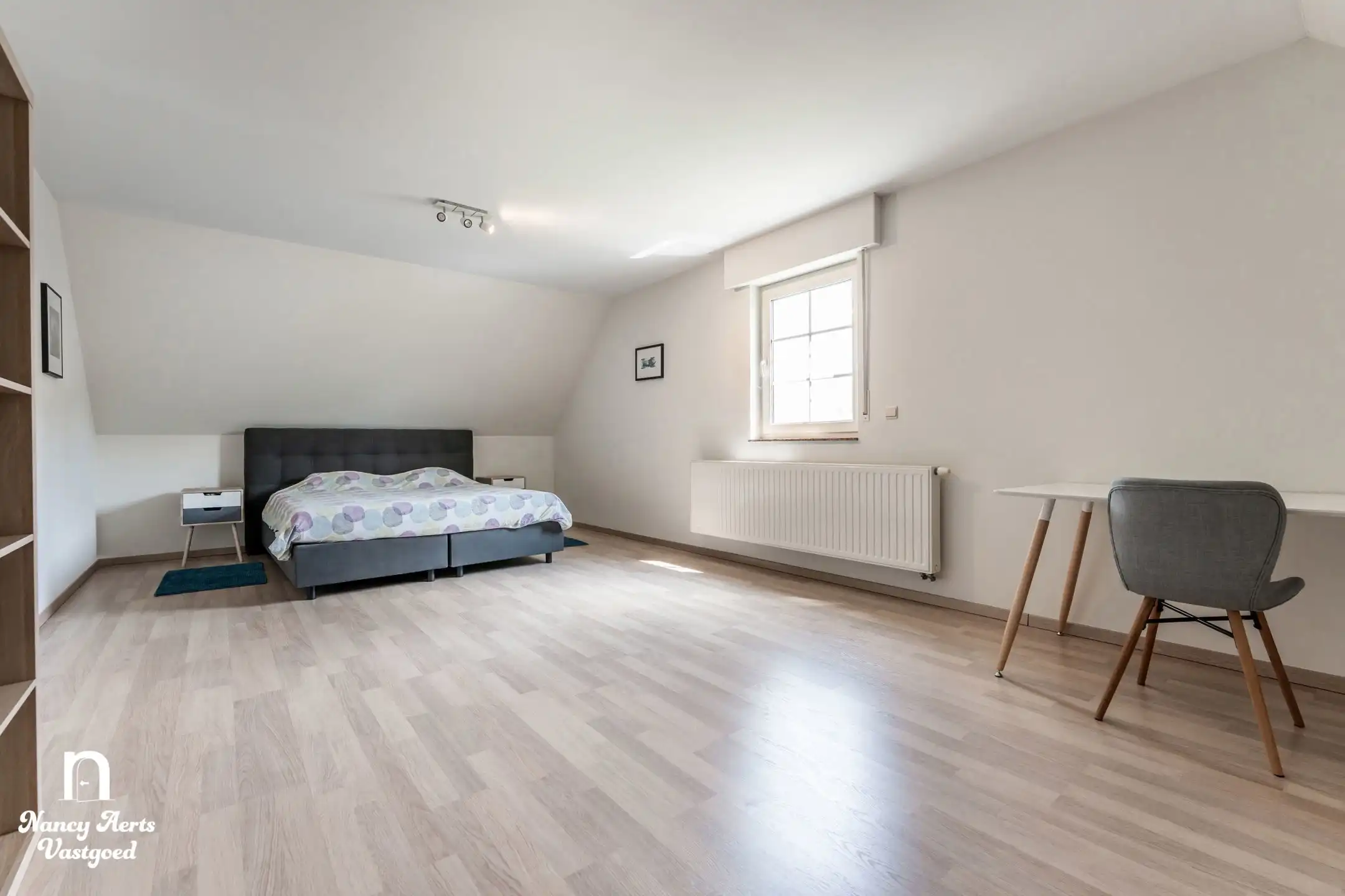 Ruime instapklare woning met prachtige tuin en 4 slaapkamers foto 13