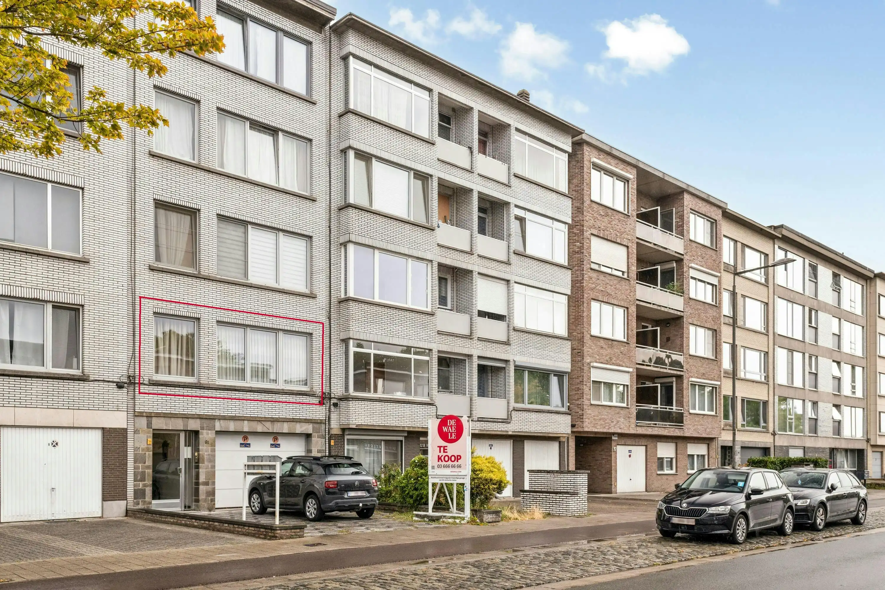 Instapklaar appartement met 2 slaapkamers te koop in Merksem foto {{pictureIndex}}