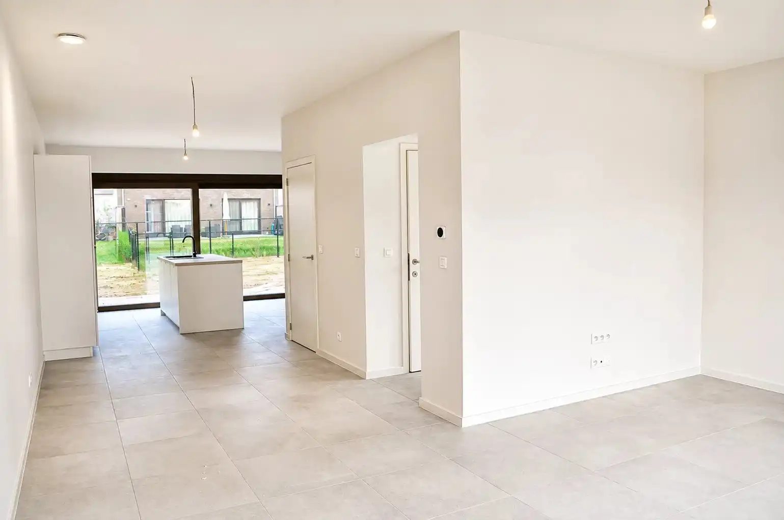 VOLLEDIG AFGEWERKTE NIEUWBOUWWONING MET 3 SLPK'S IN SINT-LAMBRECHTS-HERK (HASSELT) foto 3