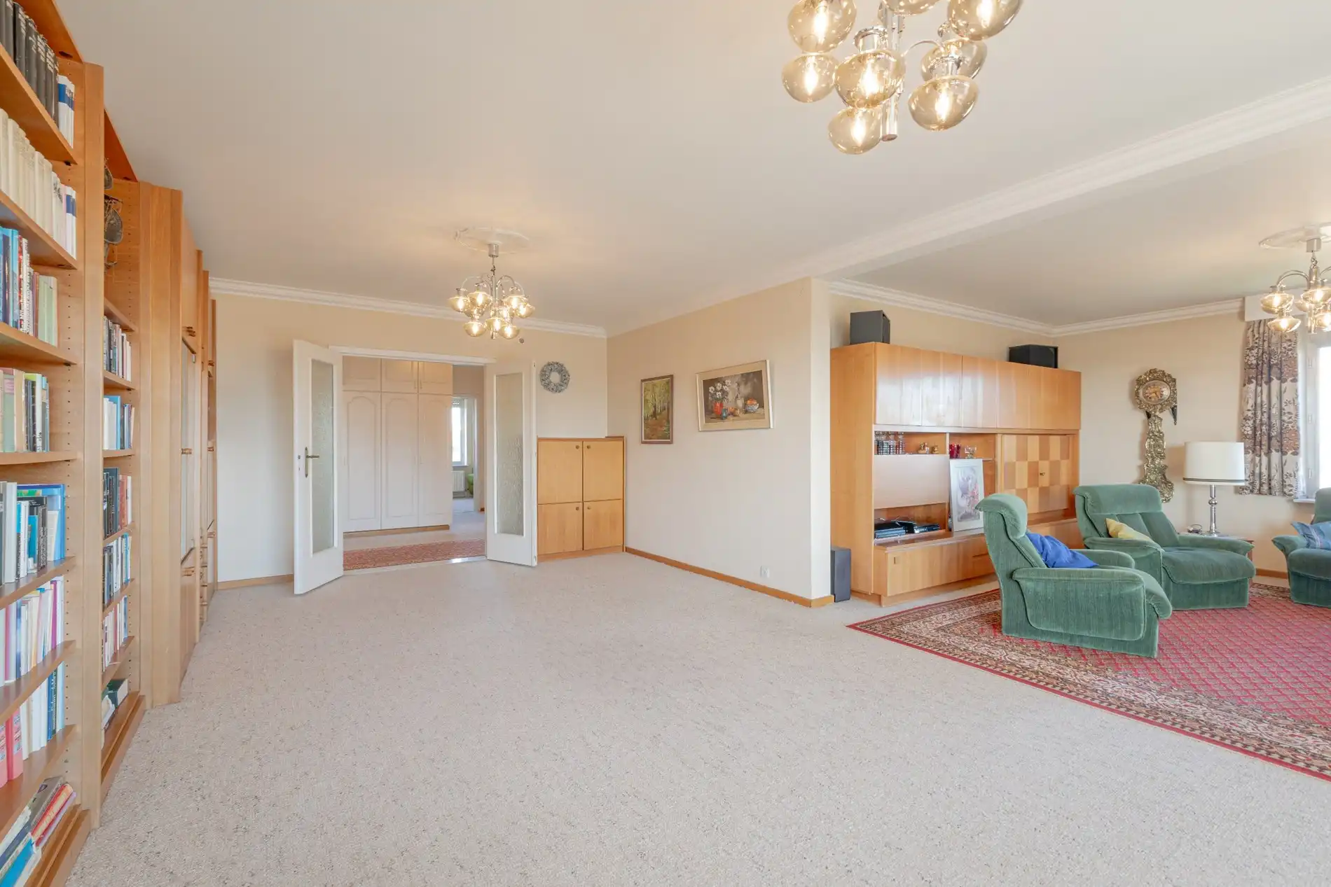 Lichtrijk appartement met panoramisch zicht foto 6