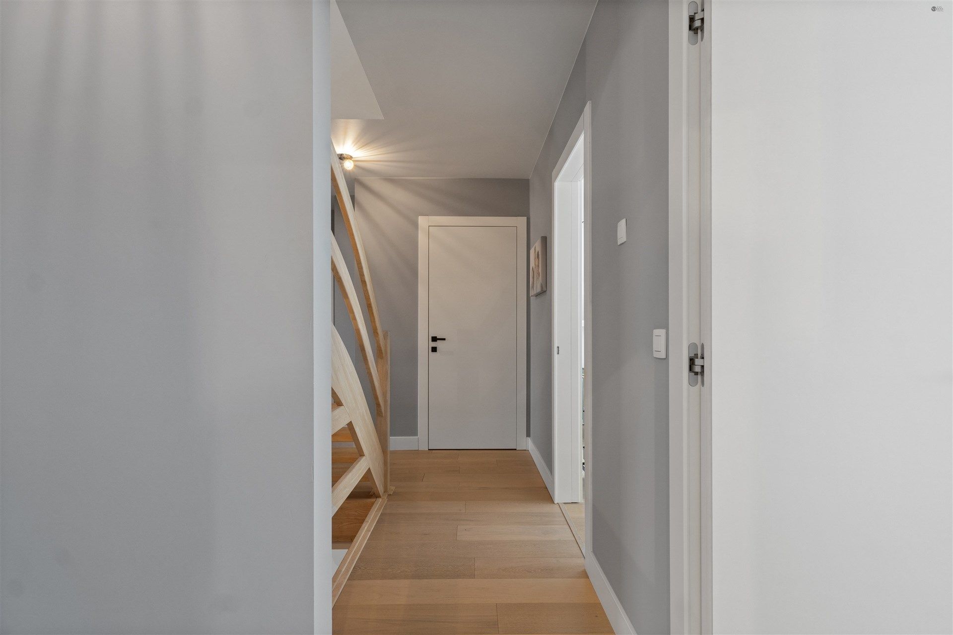 Top afgewerkte woning met 5 slaapkamers en 2 badkamers foto 26