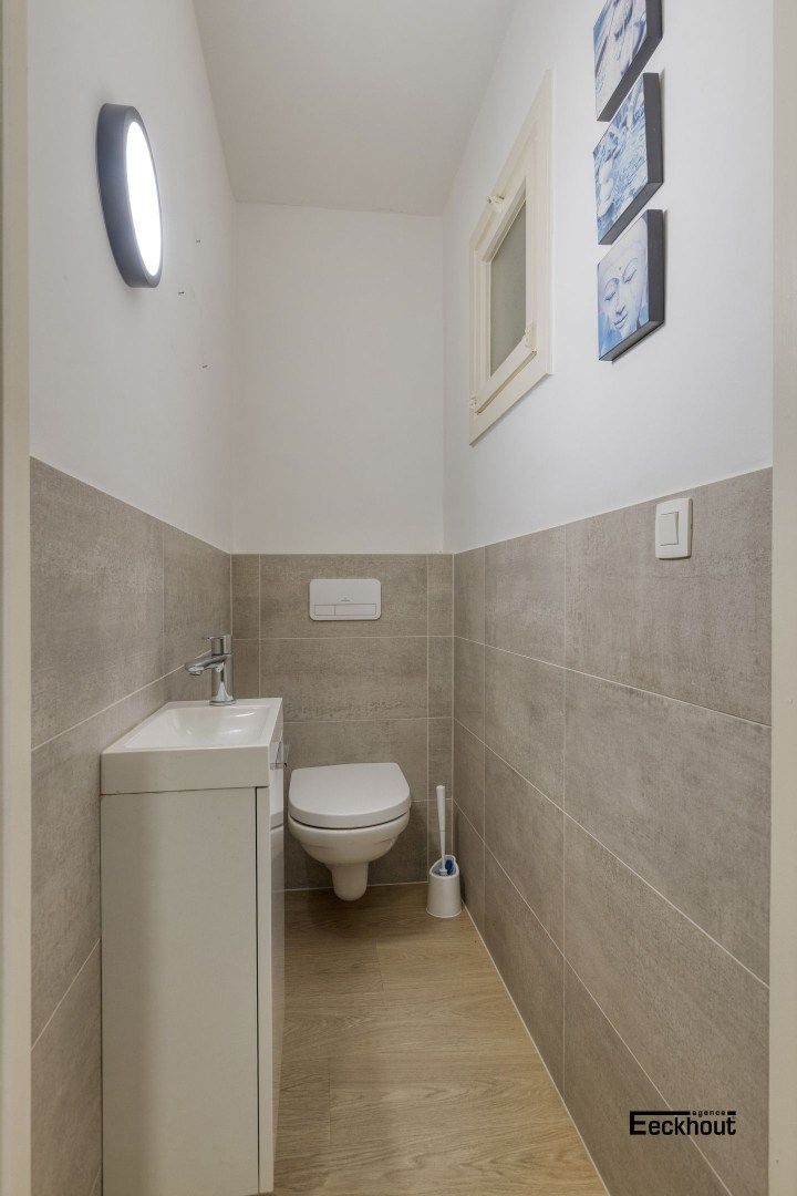 Ruim instapklaar appartement met 3 slaapkamers in centrum Oostende, met fietsenberging en dicht bij strand!  foto 14