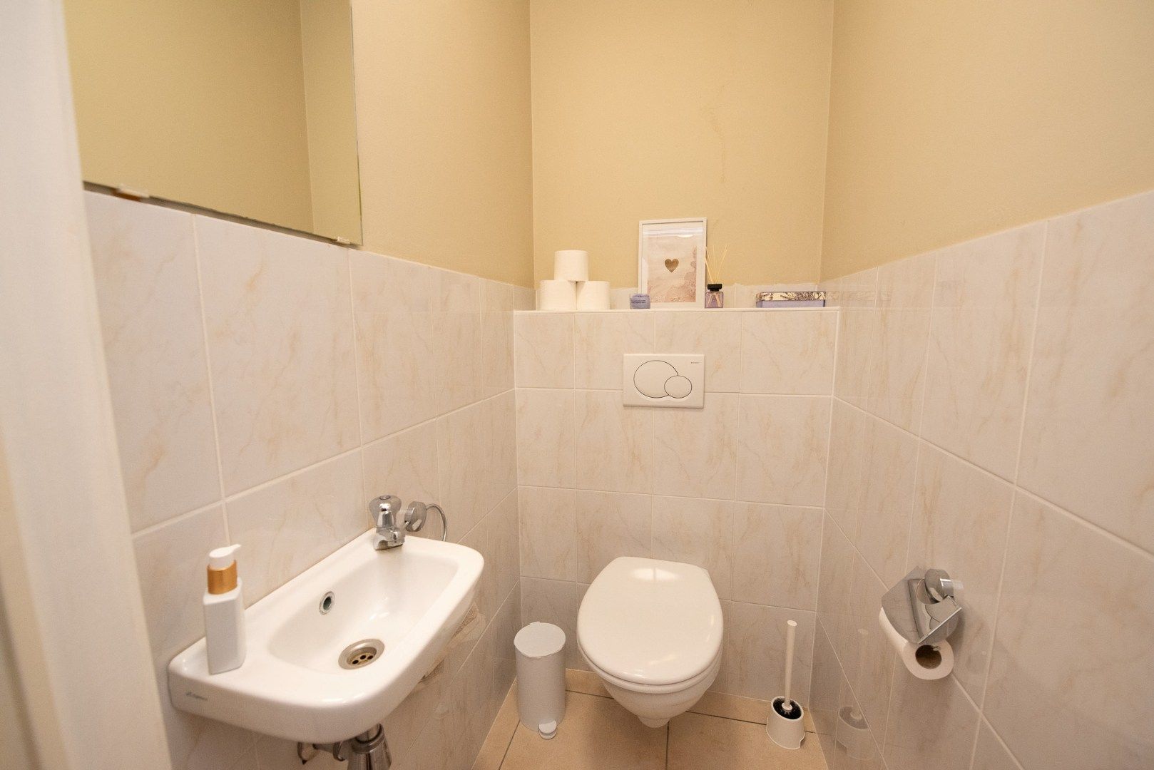 Gelijkvloers appartement in centrum Waregem met tuintje & garage. foto 10