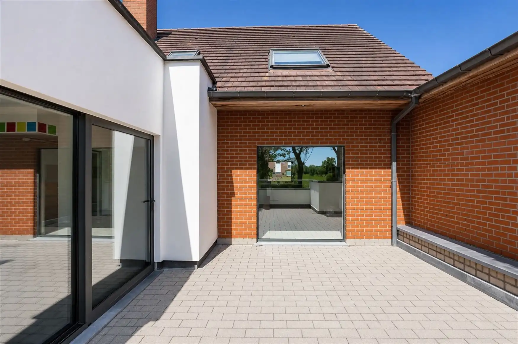 Ruime woning met zuidgerichte tuin en open zicht. foto 16