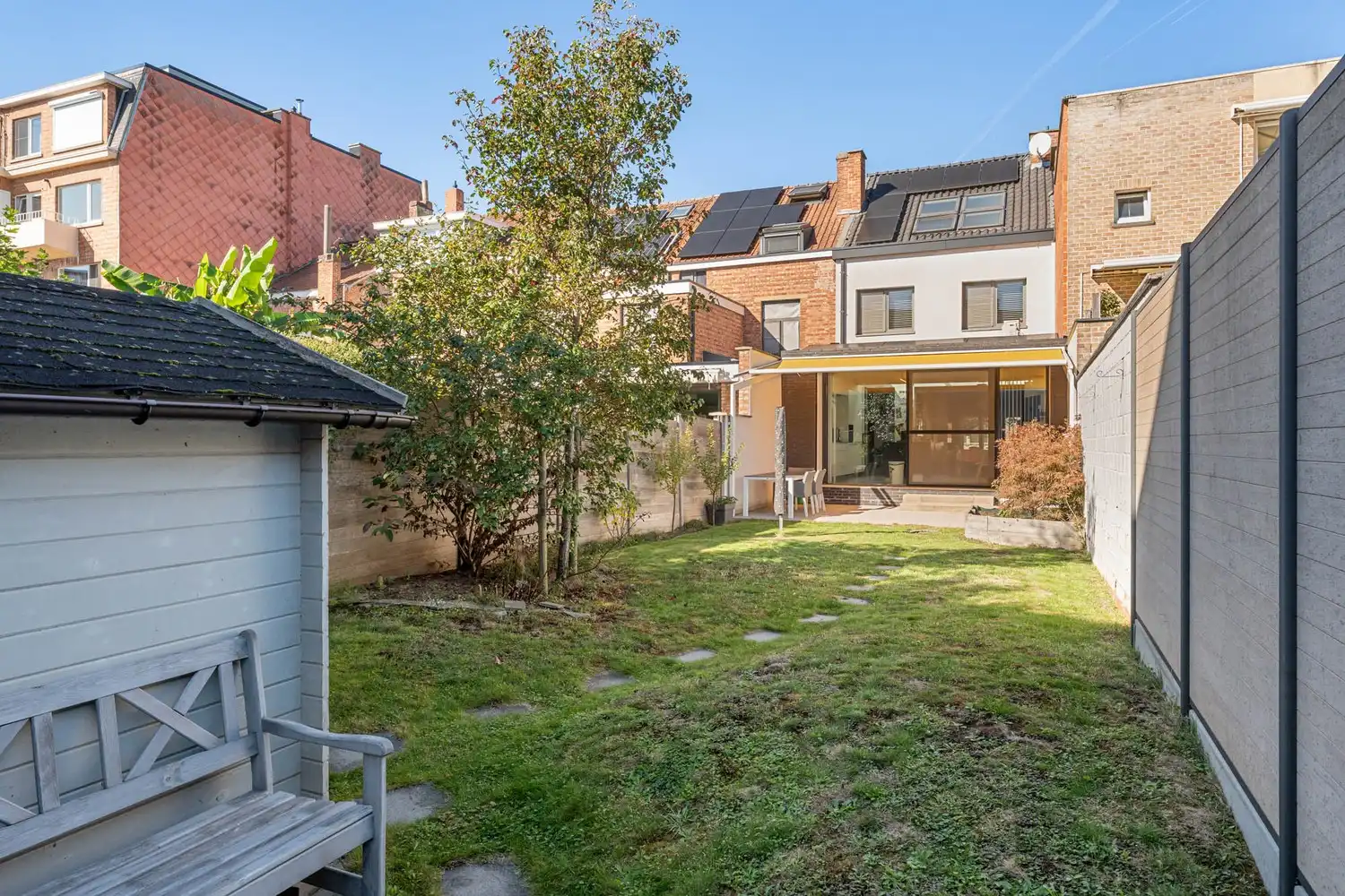 Gerenoveerde en energiezuinige(B-label) woning met 3 slaapkamers, 2 badkamers, een dressing, een garage met een oprit en een tuin nabij het station van Leuven! foto 9