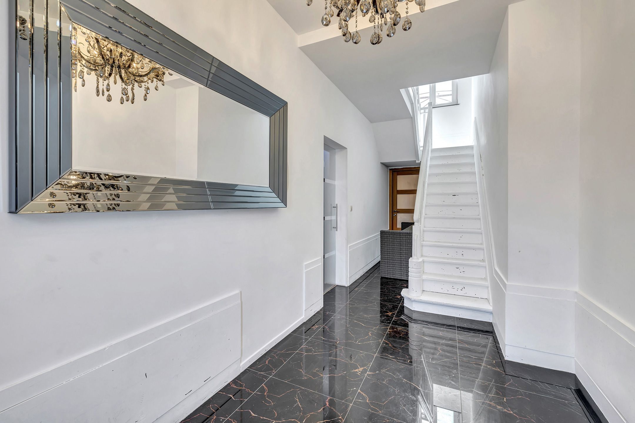 Ruime woning met tuin en 4 slaapkamers te Denderleeuw  foto 7