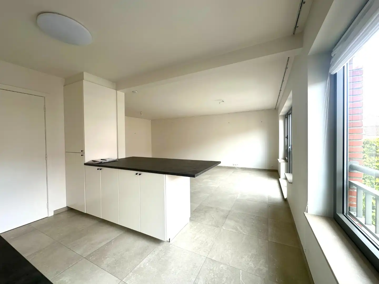 Lichtrijk appartement met twee slaapkamers te Sint-Kruis foto 3