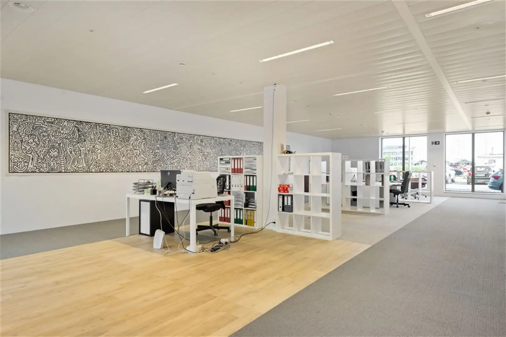 Gelijkvloerse kantoorruimte te koop in de India Natie foto 9