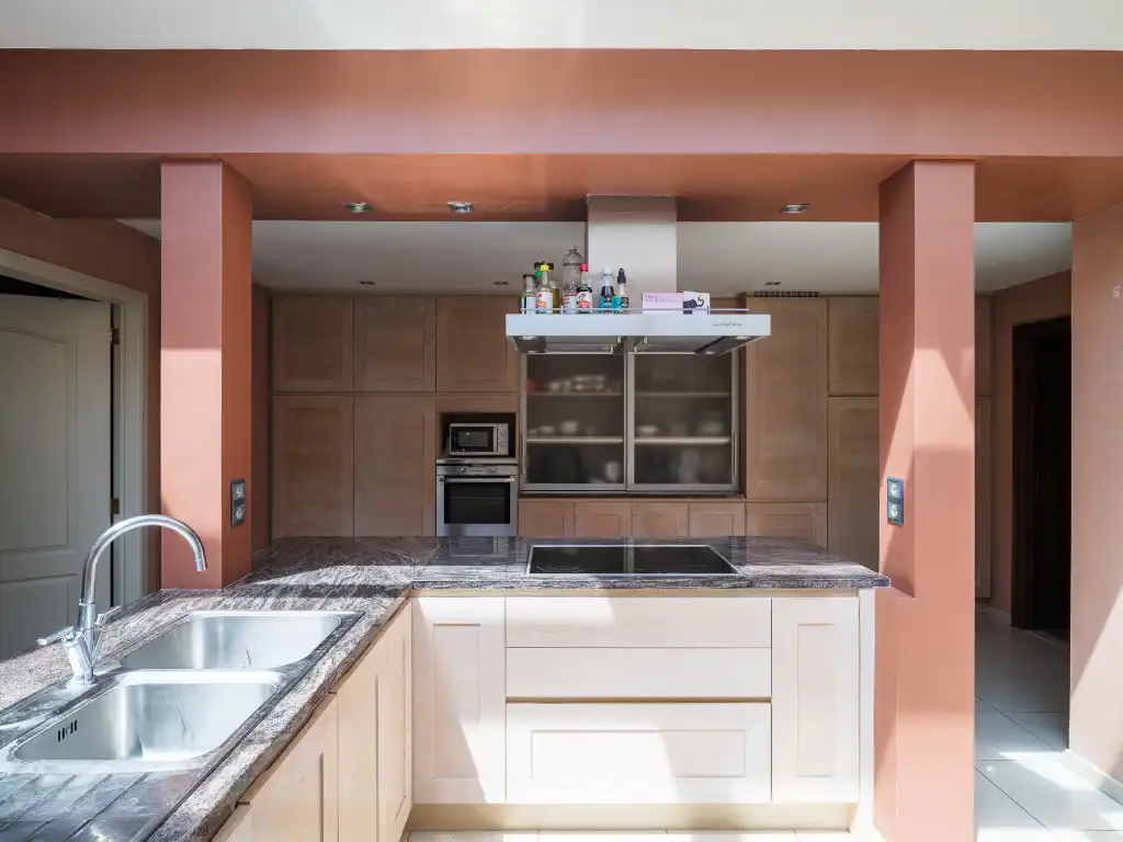 Sint-Amandsberg – Ruime interbellumwoning met 4 slaapkamers, tuin, dubbele garage en polyvalente ruimte nabij het Bijgaardepark. foto 6