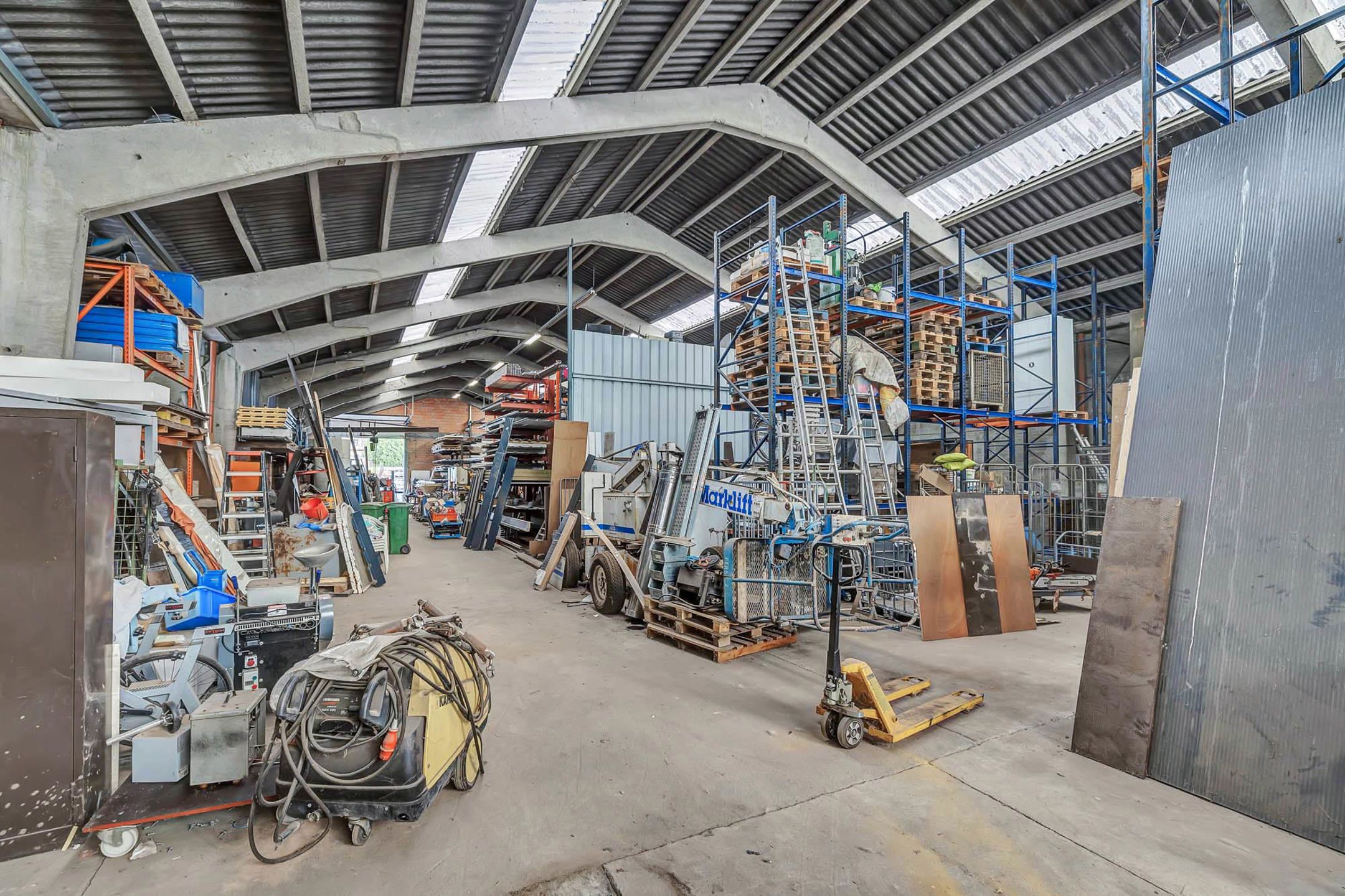 Ruime loods met woonentiteit  foto 3