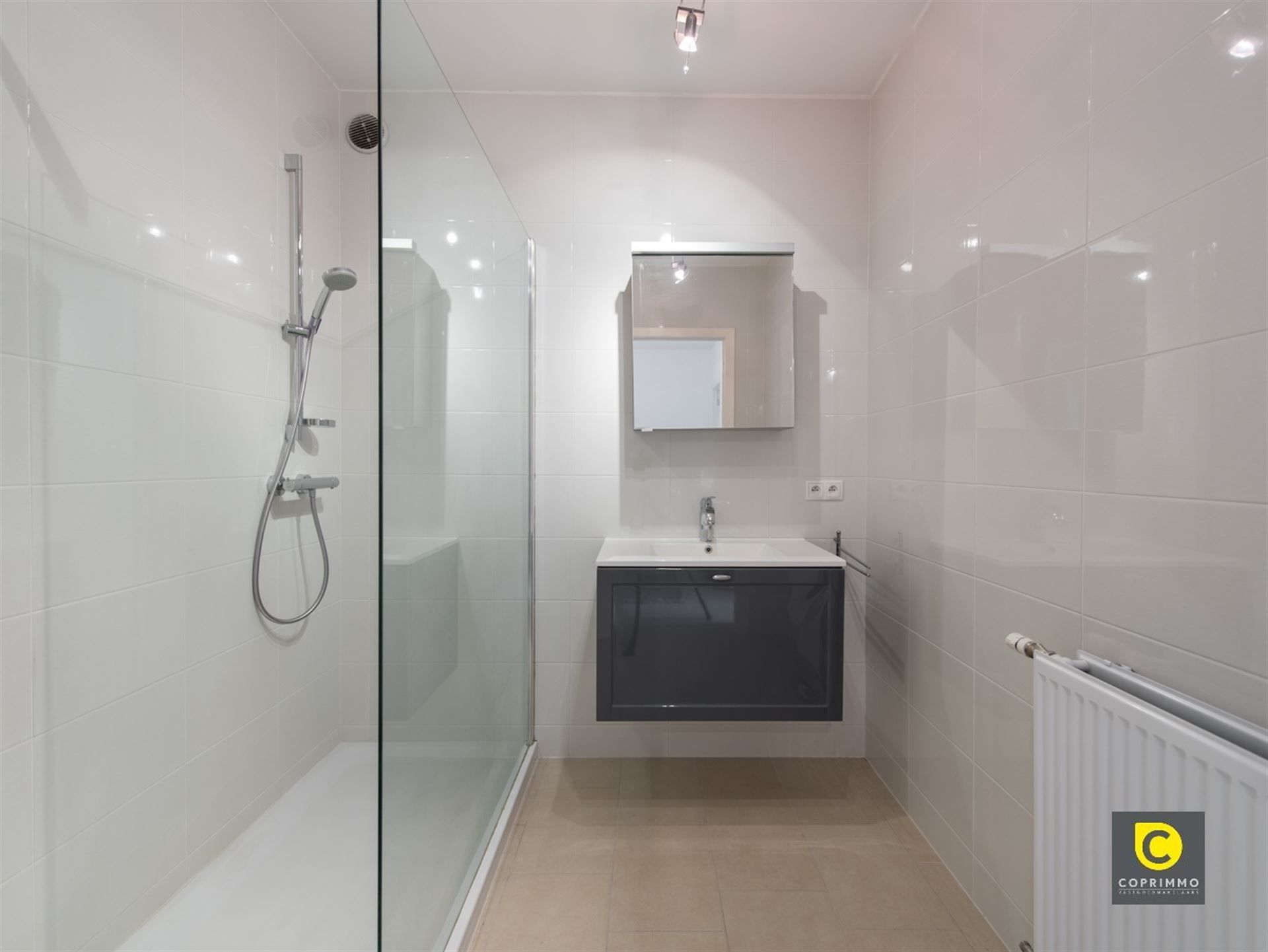 Appartement met 2 slk. en P foto 8