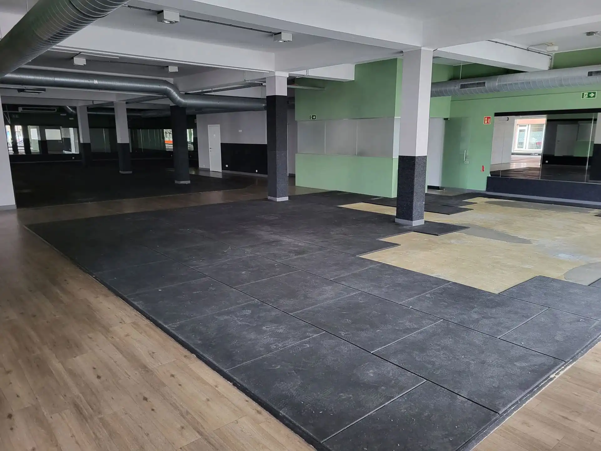 TE KOOP: Multifunctioneel gebouw van 1386m² foto 14