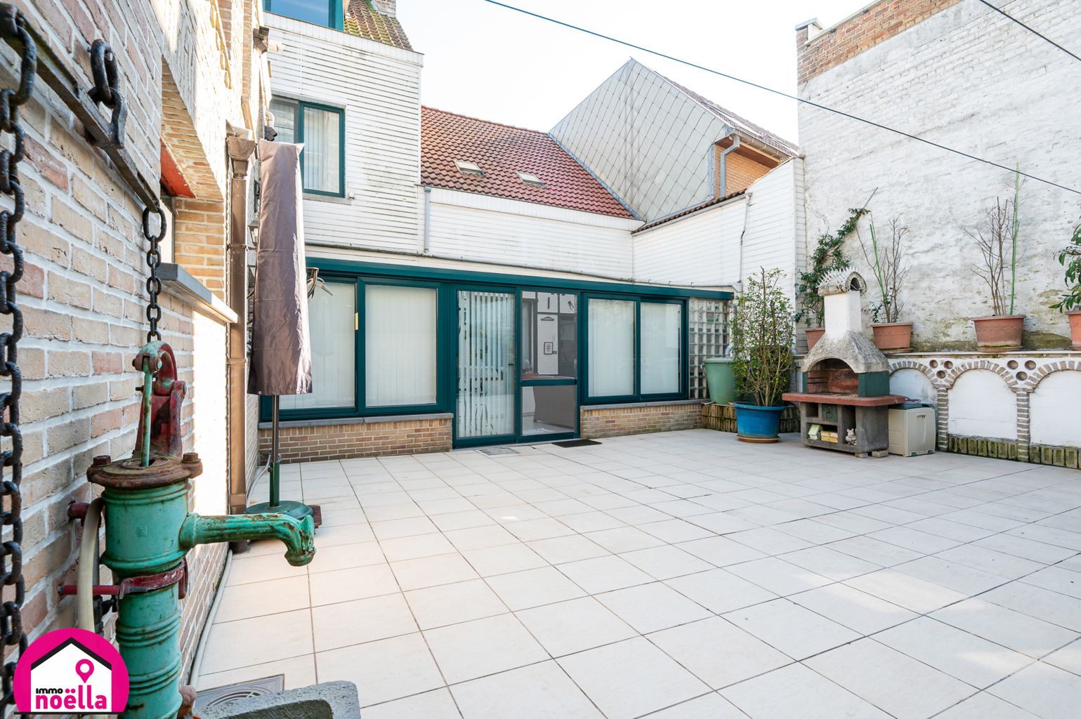 TE KOOP WESTENDE HEEL RUIME WONING DICHT BIJ STRAND! foto 2