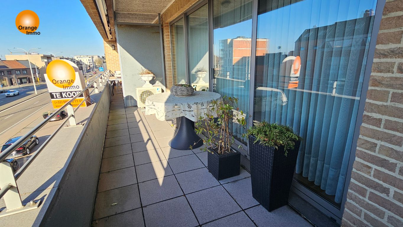 Ruim appartement in centrum Maasmechelen foto 8