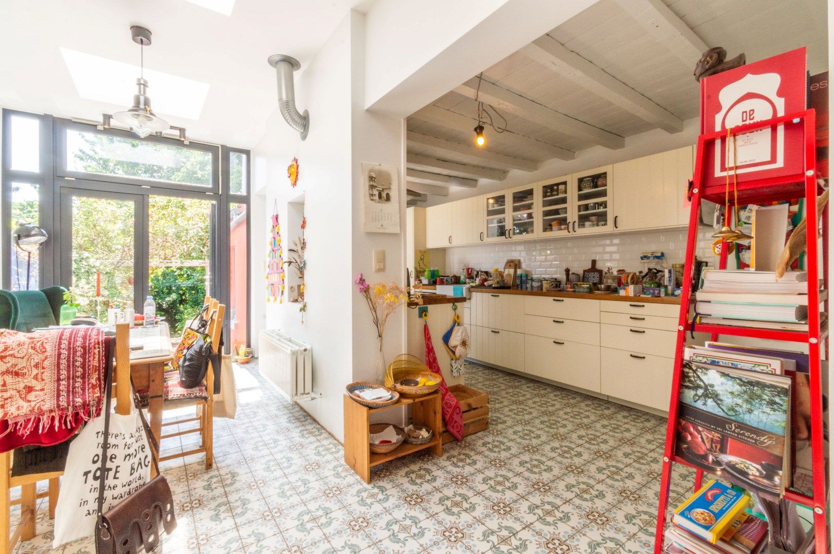 Ruime (196m²) en goed onderhouden woning met 3 slaapkamers! foto 6