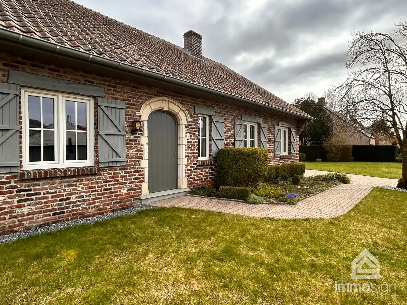 Charmante gezinswoning met landelijke uitstraling te Molenbeersel! foto 2