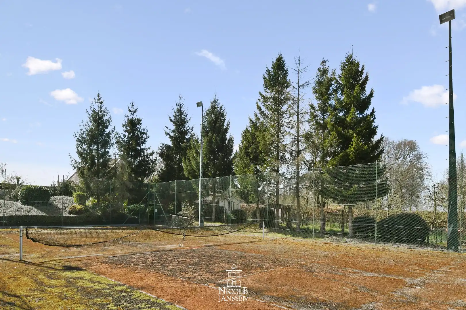 Ruime villa op een royaal perceel foto 32